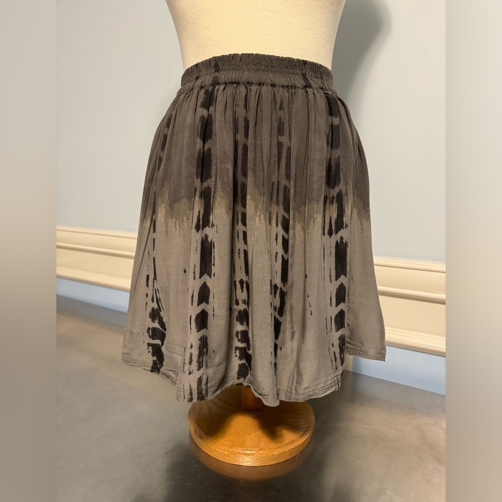 American Eagle - circle mini skirt